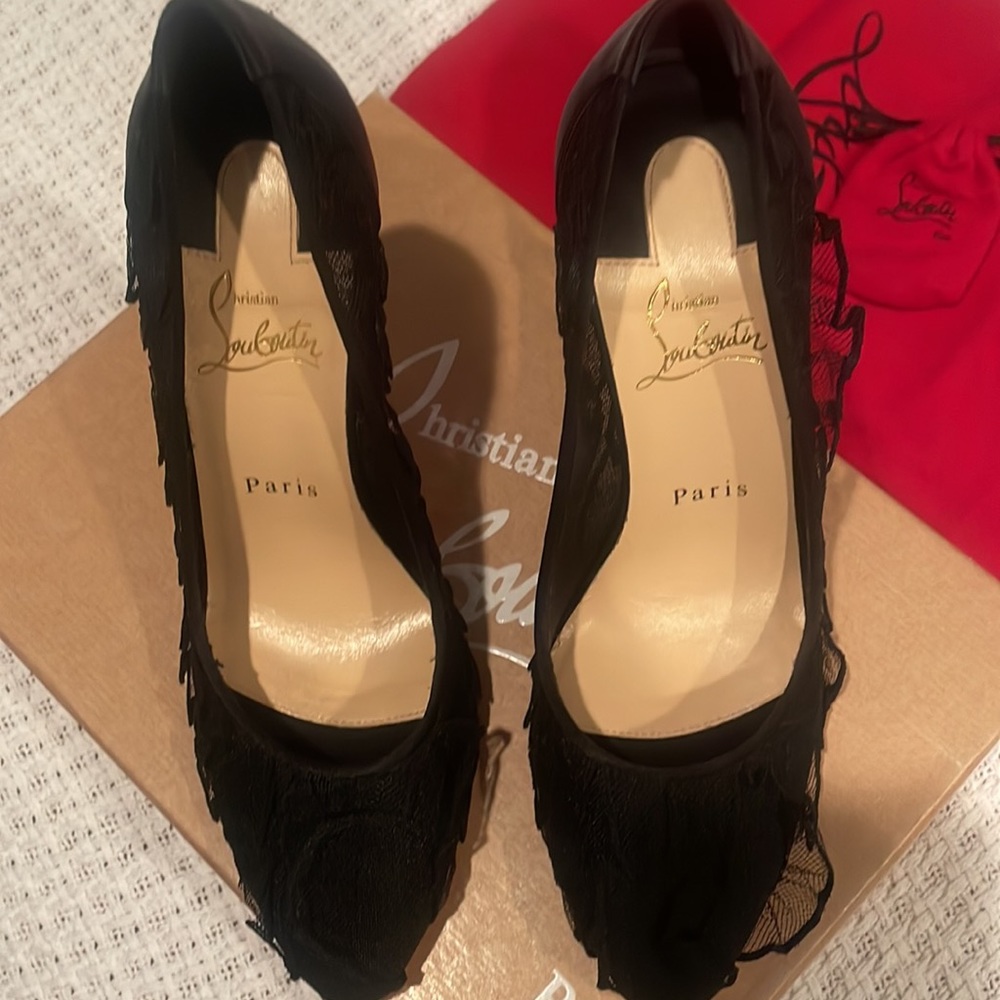 CHRISTIAN LOUBOUTIN- Eloise Lace 100 Heels!